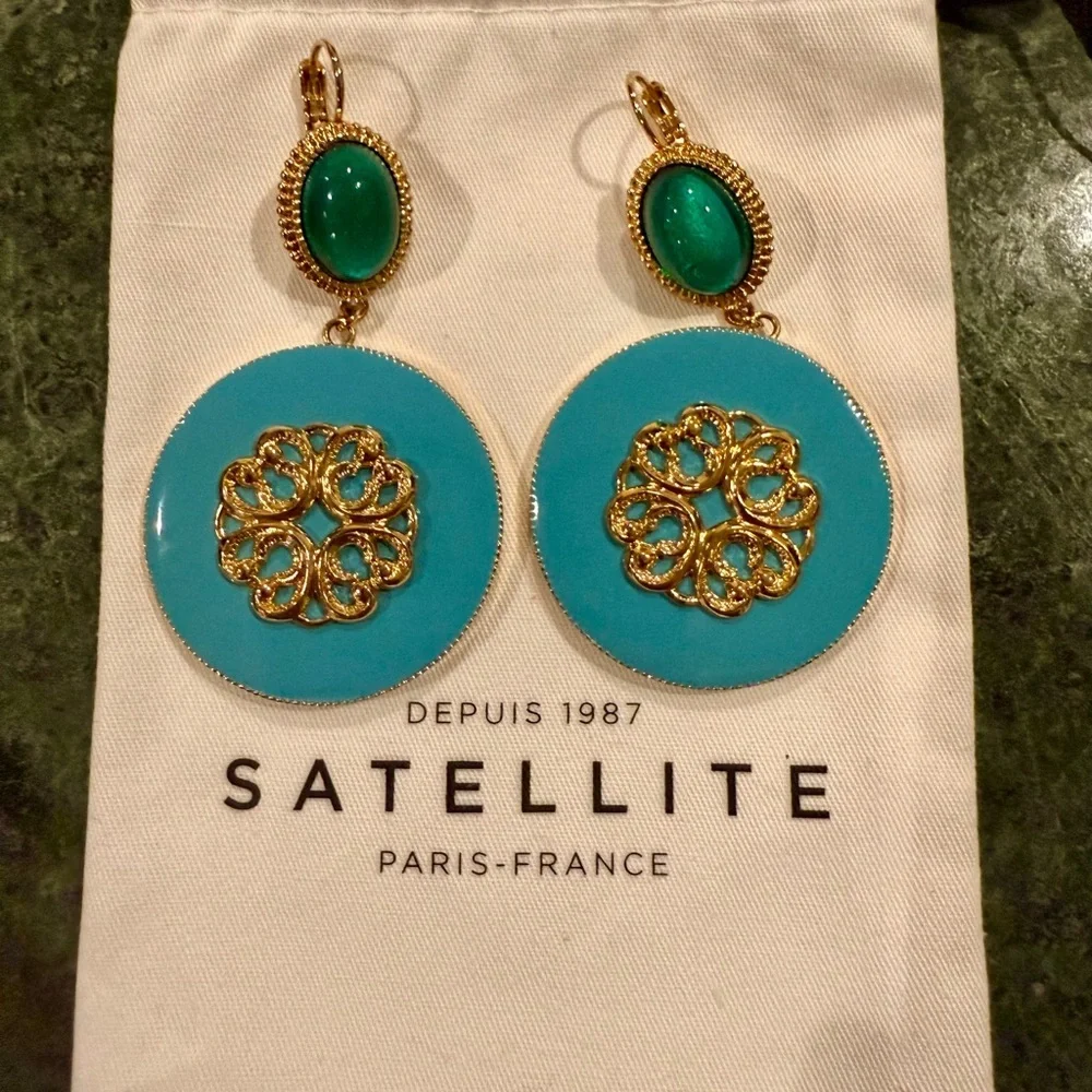 NWOT Satellite Paris earrings from the Amelita collection